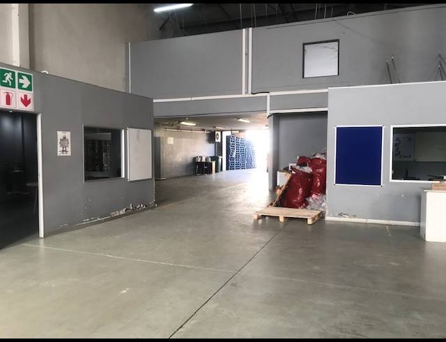 1,008M² WAREHOUSE TO LET IN RIVERHORSE VALLEY